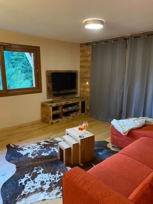 Gorgeous 2 Bedroom, 2 Full Bath, Ski In Apartment! Winner Of 2025 And 2024 Traveller Award! Морзин Екстериор снимка