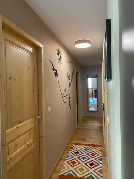 Gorgeous 2 Bedroom, 2 Full Bath, Ski In Apartment! Winner Of 2025 And 2024 Traveller Award! Морзин Екстериор снимка