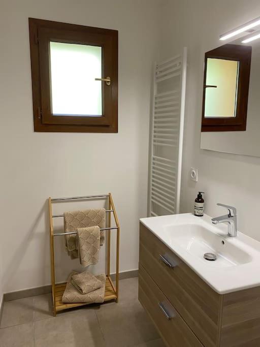Gorgeous 2 Bedroom, 2 Full Bath, Ski In Apartment! Winner Of 2025 And 2024 Traveller Award! Морзин Екстериор снимка