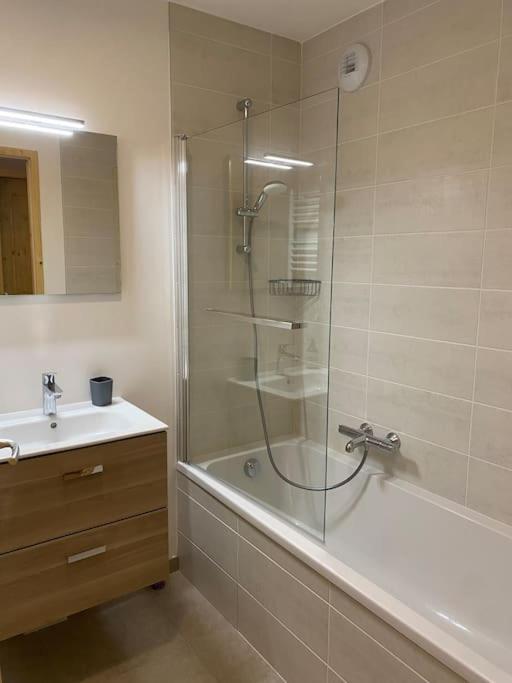 Gorgeous 2 Bedroom, 2 Full Bath, Ski In Apartment! Winner Of 2025 And 2024 Traveller Award! Морзин Екстериор снимка